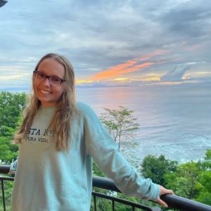 Meet your Posher, Macy